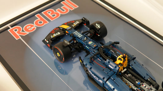 Affiche LEGO® Formula 1 Red Bull personnalisée + système de fixation mural
